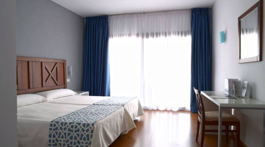 DOBLE VISTA MAR / PISCINA Hotel TRH Paraíso en Estepona