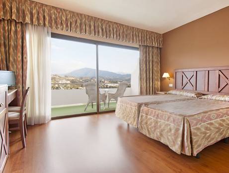 DOBLE VISTA MAR / PISCINA Hotel TRH Paraíso en Estepona
