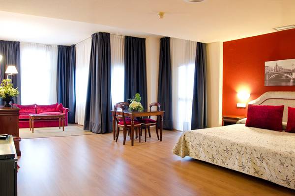 SUITE Hotel TRH La Motilla Business & Cultural en Dos Hermanas SUITE Hotel TRH La Motilla Business & Cultural en Dos Hermanas